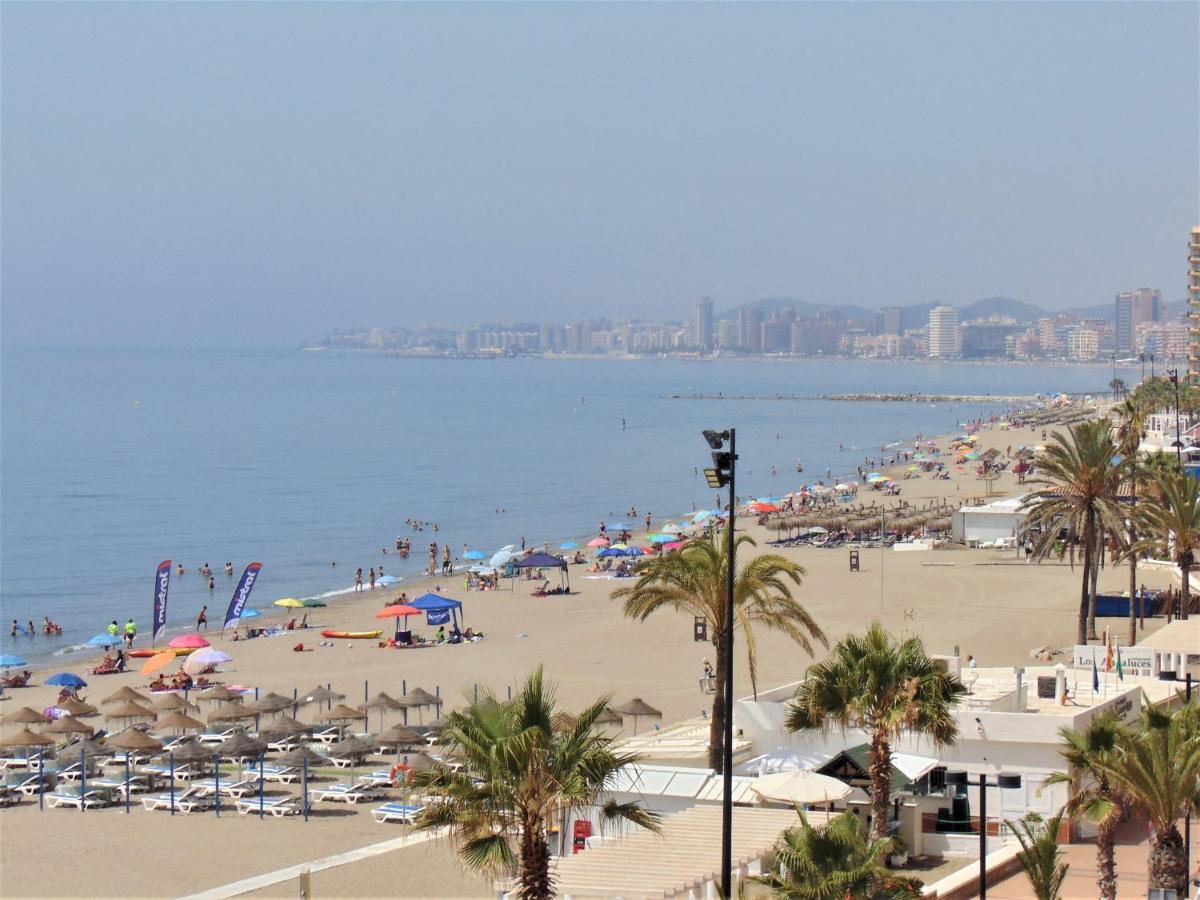 Beachfront, Two Bed- & Bathrooms, Private Parking Фуeнхирола Екстериор снимка